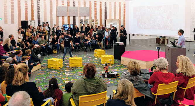 Demo at Kunsthalle